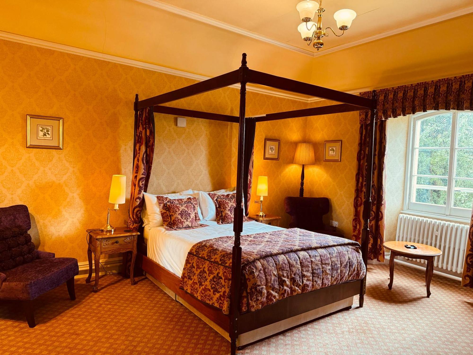 The Falcondale At Lampeter Room photo